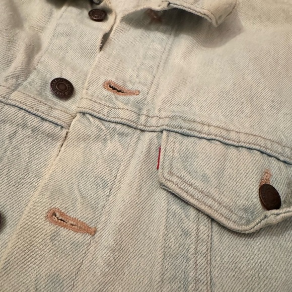 Vintage 1990s Levi’s trucker style distressed / worn Jean jacket size Small - Picture 7 of 16